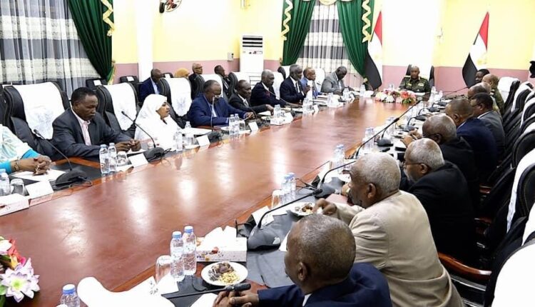 البرهان يترأس اجتماع مجلسي السيادة والوزراء