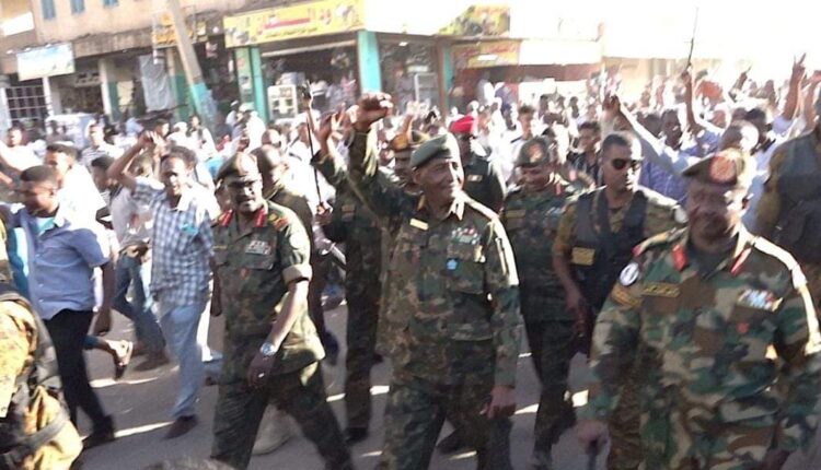 البرهان من القضارف يحدد أجل العملية السياسية