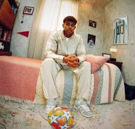 لامين يامال يريد تكرار أسطورة الأرجنتيني