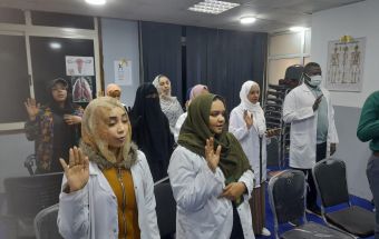 مجلس المهن الطبيةيعقد أداءالقسم المهني للتسجيل التمهيدي في مراكزه الخارجية