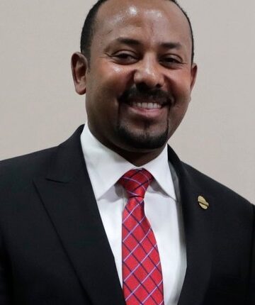 آبي أحمد يدعو الإثيوبيين لتعلم العربية ويأمل في عضوية الجامعة