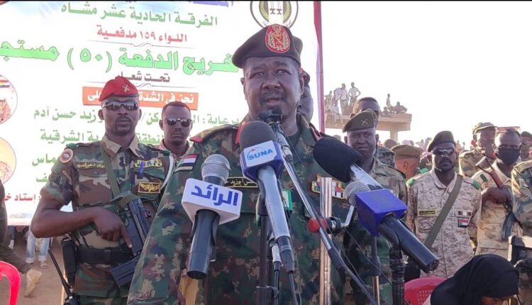 قائد الفرقة يشهد تخريج دفعة جديدة من بواسل المدفعية ويؤكد العزم على دحر التمرد 