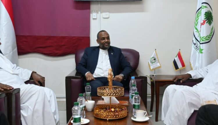 وزير الصحة الإتحادي يعقد اجتماعاً تنسيقياً للاجراءات الصحية لموسم الحج 1445هجرية 