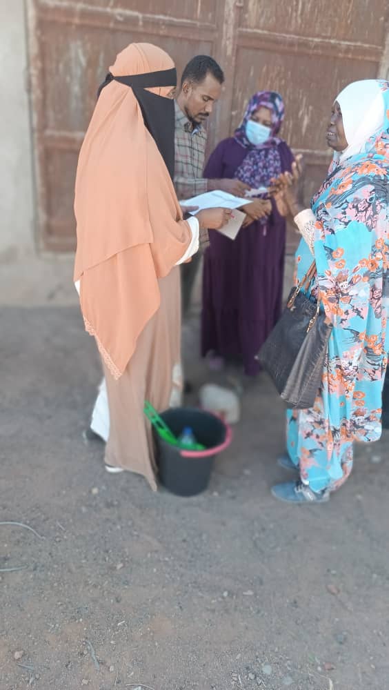 الصحة :تنفذ حملات الرش الرزازي داخل الغرف.. وبالماكينات المحمولة بالقضارف. 