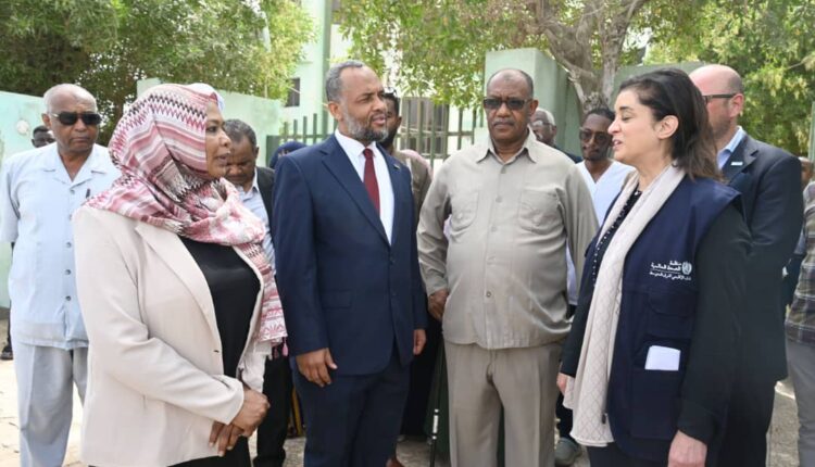 المدير الإقليمي لمنظمة الصحة العالمية تتفقد مستشفى عثمان دقنة وتؤكد على تتوفير النواقص . 