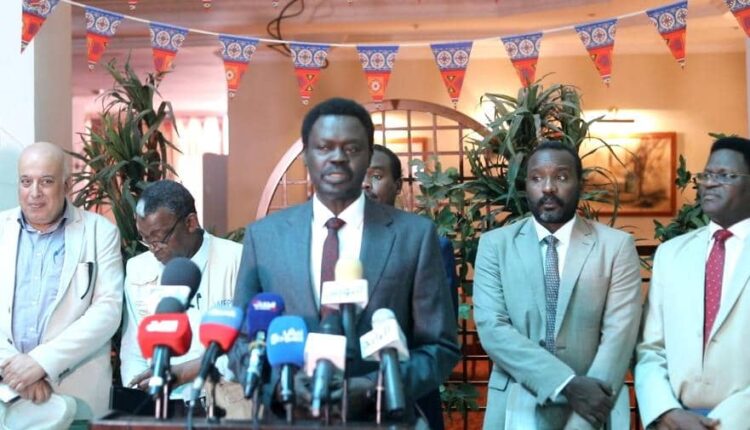 مناوي يتوصل لتفاهمات بشأن إيصال المساعدات الإنسانية لدارفور