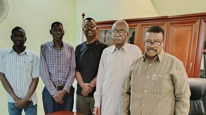 وزير التجارة ووالي النيل الأبيض يقفان على المراحل النهائية لاستلام المعدات الميكانيكية لمحطة مياه الدويم