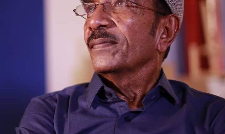 بابكر صديق طريح الفراش الأبيض