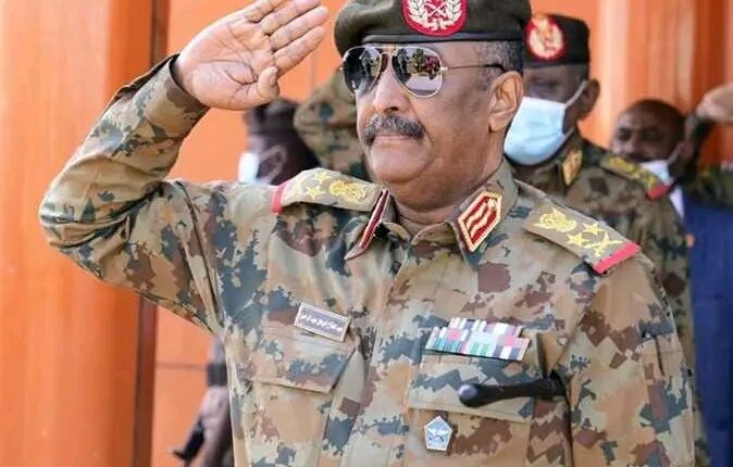 من المدفعية عطبرة البرهان يبشر بالنصر القريب 