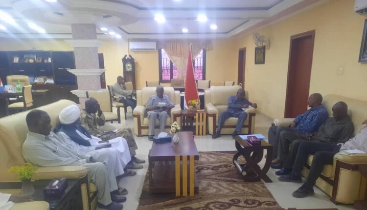 والي القضارف يطلع على ترتيبات المقاومة الشعبية للمشاركة في معارك التحرير 