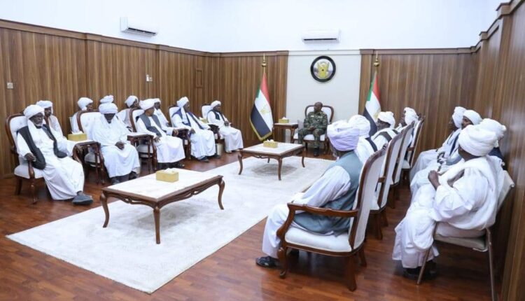 البني عامر يهنئون البرهان بالعيد وانتصارات الجيش ويؤكدون وقفتهم حتى دحر التمرد 