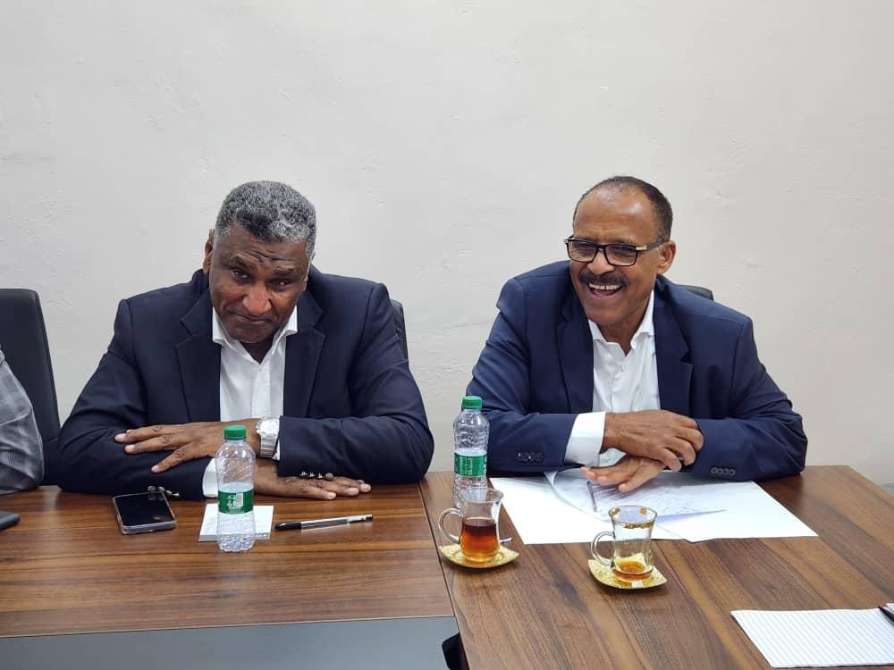 وزير الماليةيلتقي وفد من رجال الأعمال 