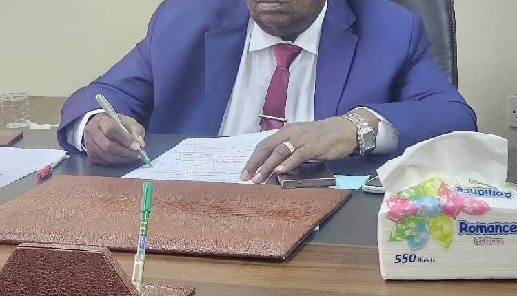 العدل تشرع فى مراجعة القوانين فى الدولة