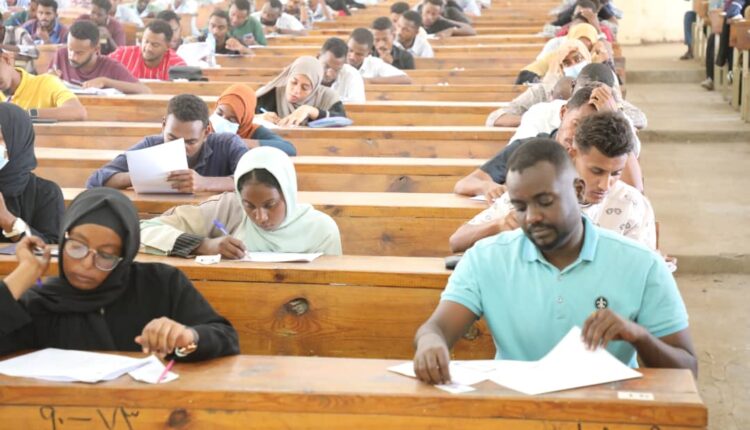 جامعة المغتربين تشرع في عقد الامتحانات لطلابها بالقضارف...