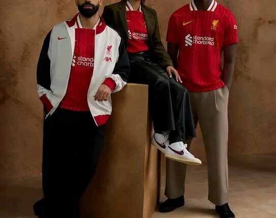 عِبارة سودانية في قميص ليفربول الجديد 
