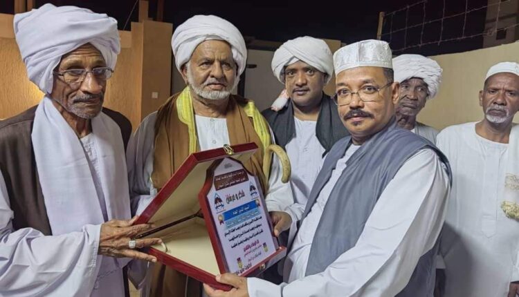 مبادرة أبناء البجا تكرّم محمد طاهر عمر  