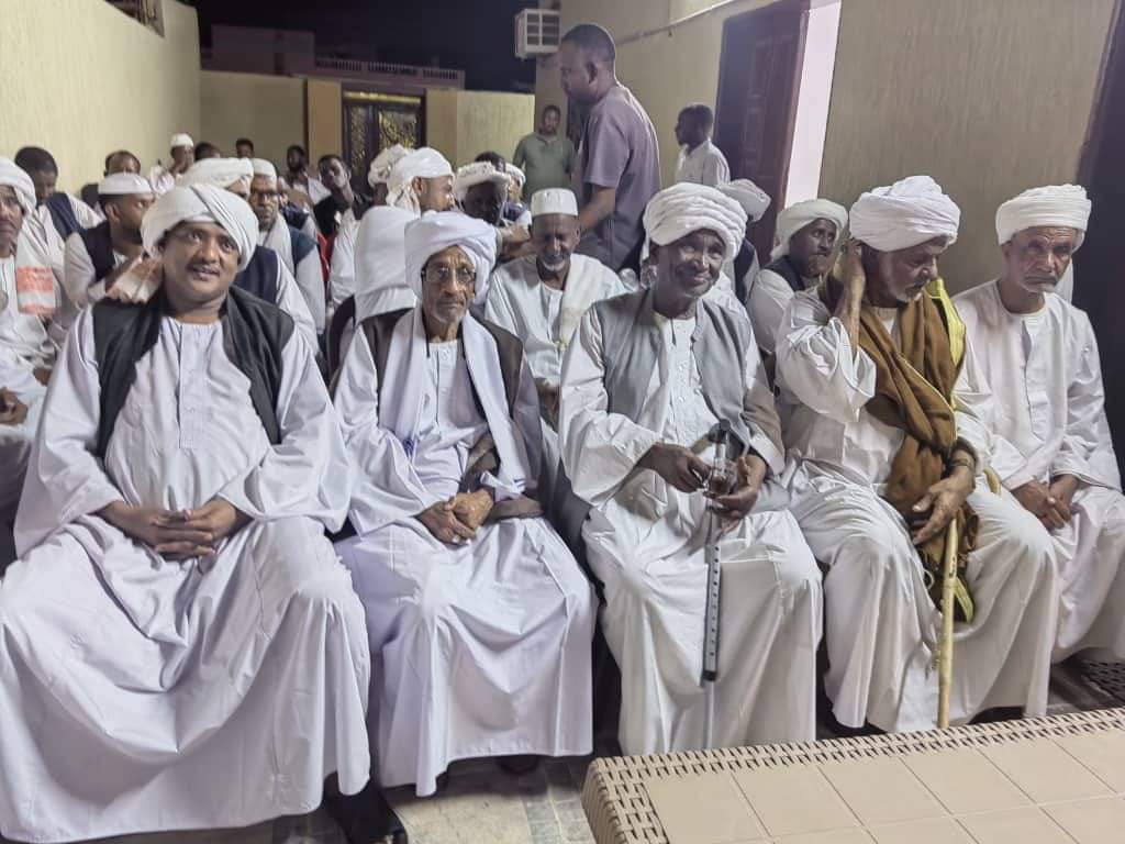 مبادرة أبناء البجا تكرّم محمد طاهر عمر  