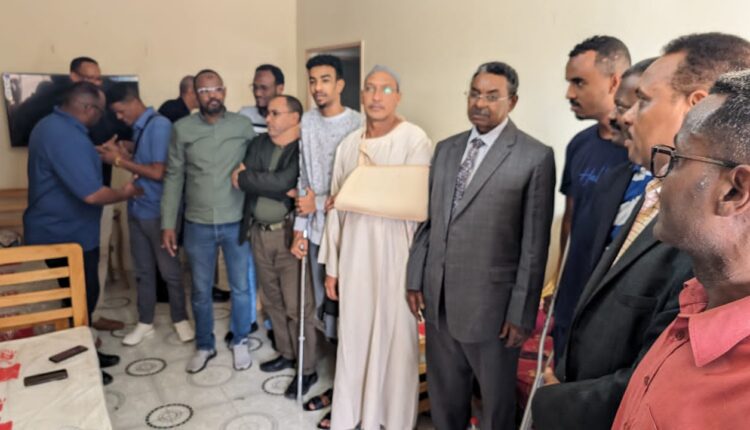 يا خبر ! "قوش" يزور جرحى عمليات معركة الكرامة