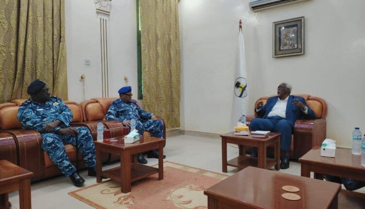 والي نهرالنيل يلتقي مساعد المدير العام للتوجيه والخدمات 