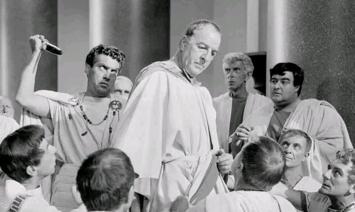 أبشع طعنة في التاريخ.. تعرف على التفاصيل 