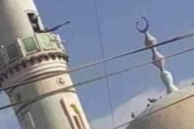 المليشيا تنتهك حرمات المساجد