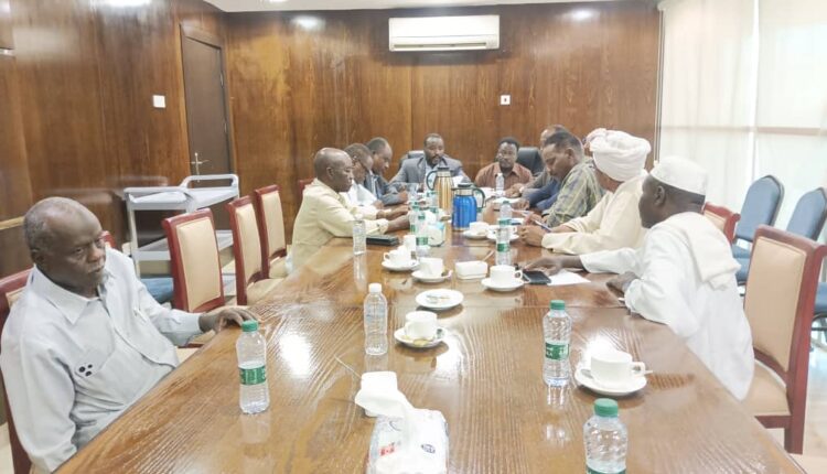 والي وجنوب دارفور بلتقي بوفد المقدمة لتنسيقية أبناء البني هلبا بالسودان 