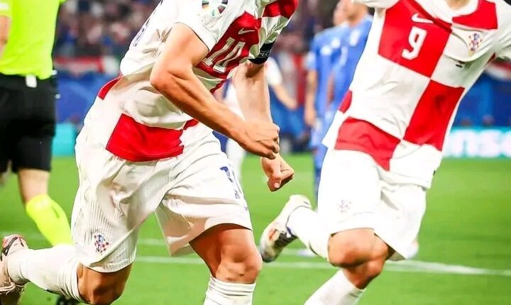 سيناريو هوليوودي إيطاليا تخطف بطاقة ثمن نهائي اليورو من كرواتيا 