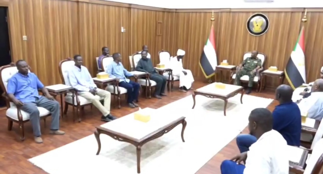 رئيس مجلس السيادة ا يلتقي وفد محلية قدير بجنوب كردفان