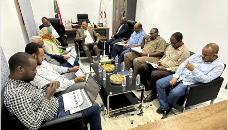 الموارد المعدنية والمواصفات والمقاييس تبحثان إنشاء نافذة لصادرات الذهب 