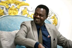 "مناوي" لسنا معنيين بالبيان الختامي لإجتماعات القاهرة