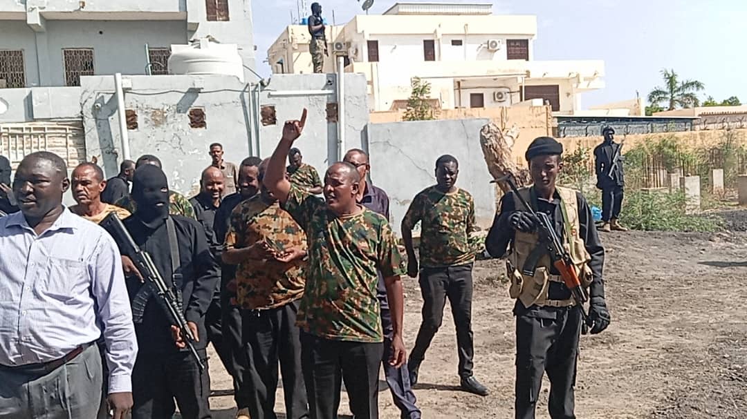 والي النيل الابيض يتفقد قوات المهام الخاصة بالولاية